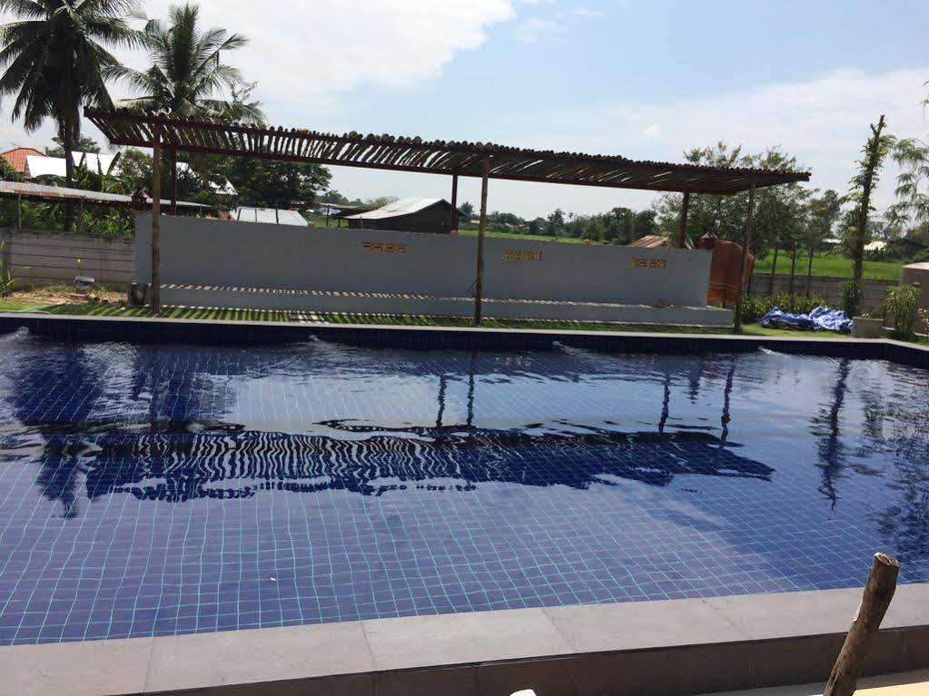 Nadee Resort Udon Thani Luaran gambar